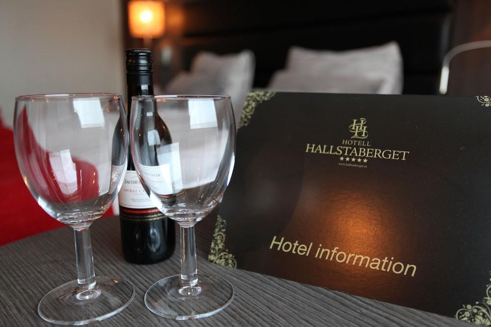 Hotell Hallstaberget Соллефтео Екстер'єр фото