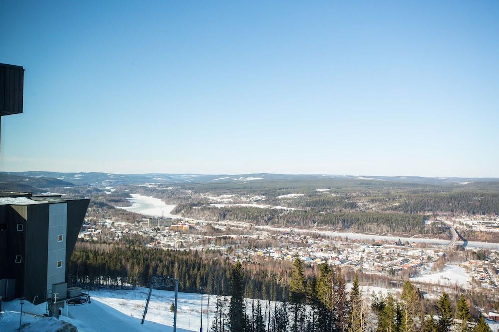 Hotell Hallstaberget Соллефтео Екстер'єр фото
